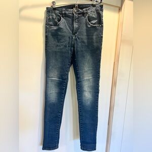 Universal Standard Logan highrise 5 pocket vintage jeans, distressed blue, sz 10